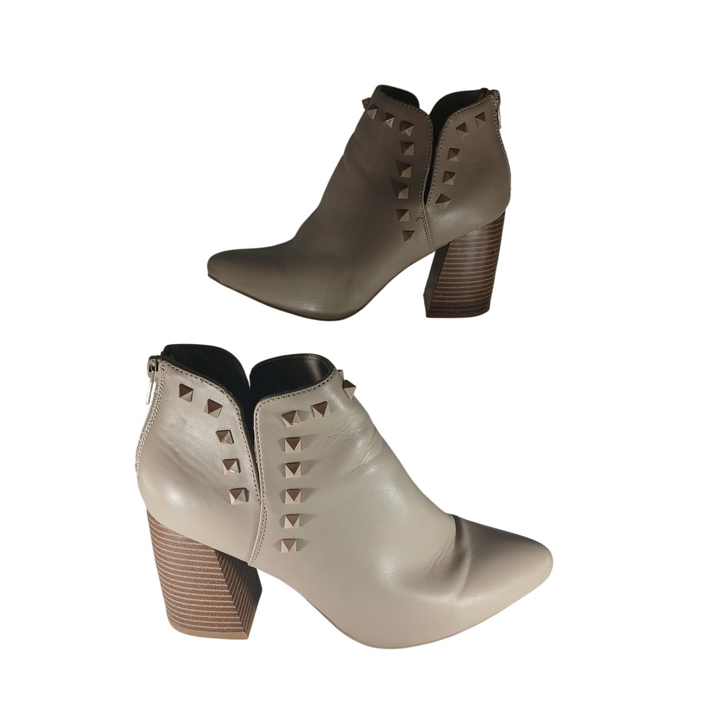 Sugar Nadalia Ankle Booties 7.5 Tan Studded Pointed Toe Block Heel Edgy Moto